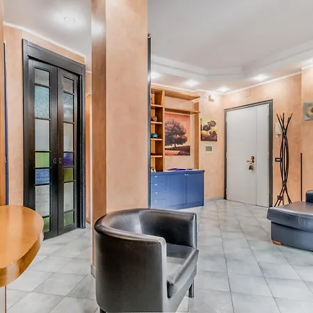 Herons Bright Close Metro Station Apartment Rome