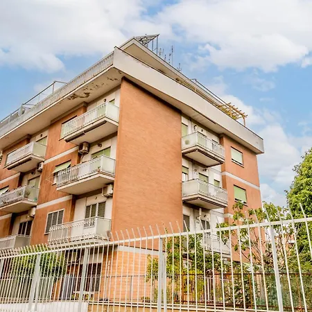 Apartment Herons Bright Close Metro Station Rome